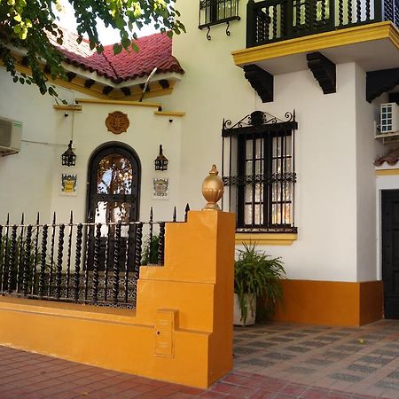 Hotel Zamora メンドーサ エクステリア 写真